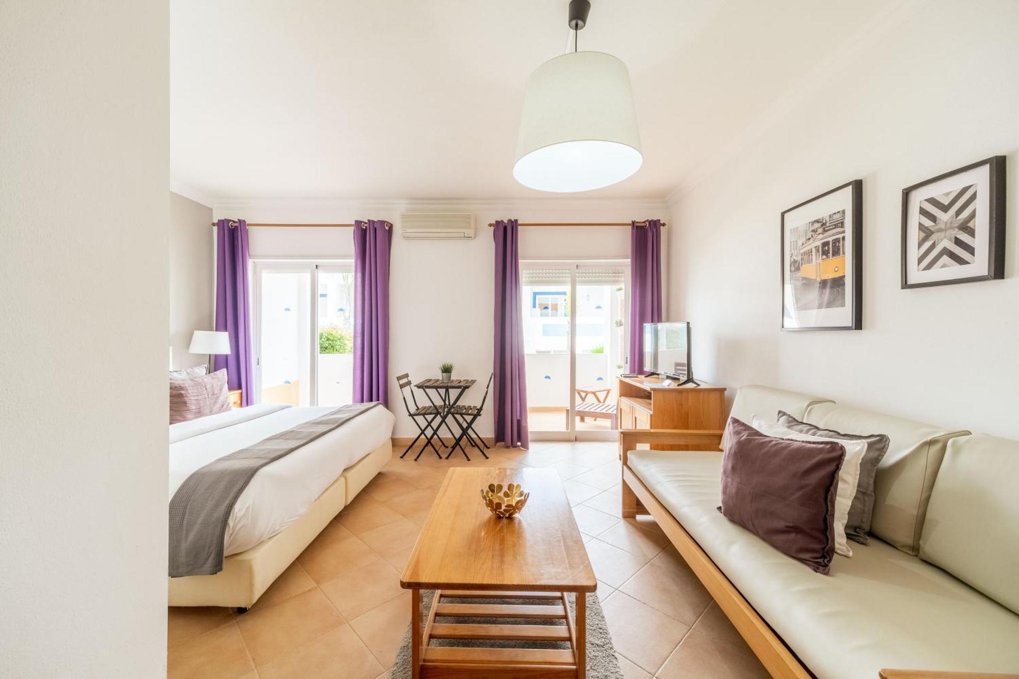 Oasis Beach Apartments Luz Oda fotoğraf