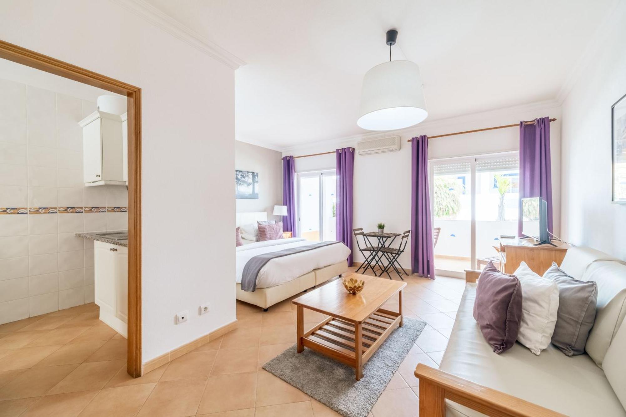Oasis Beach Apartments Luz Oda fotoğraf