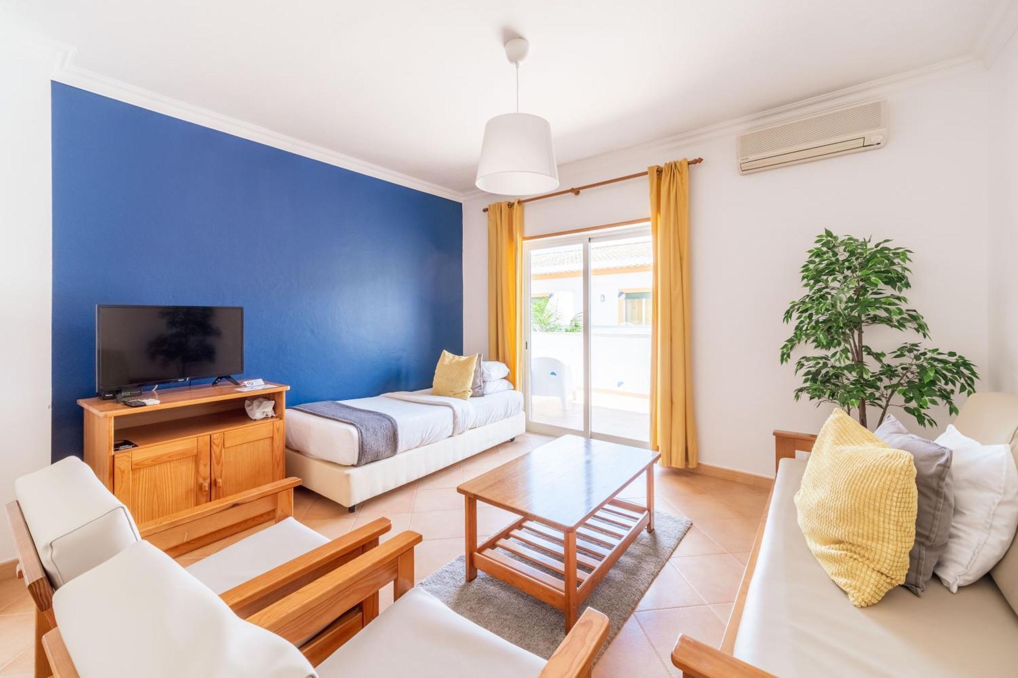 Oasis Beach Apartments Luz Oda fotoğraf